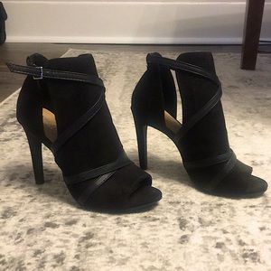 *MOVING SALE*Christian Siriano Wrap Detail Booties